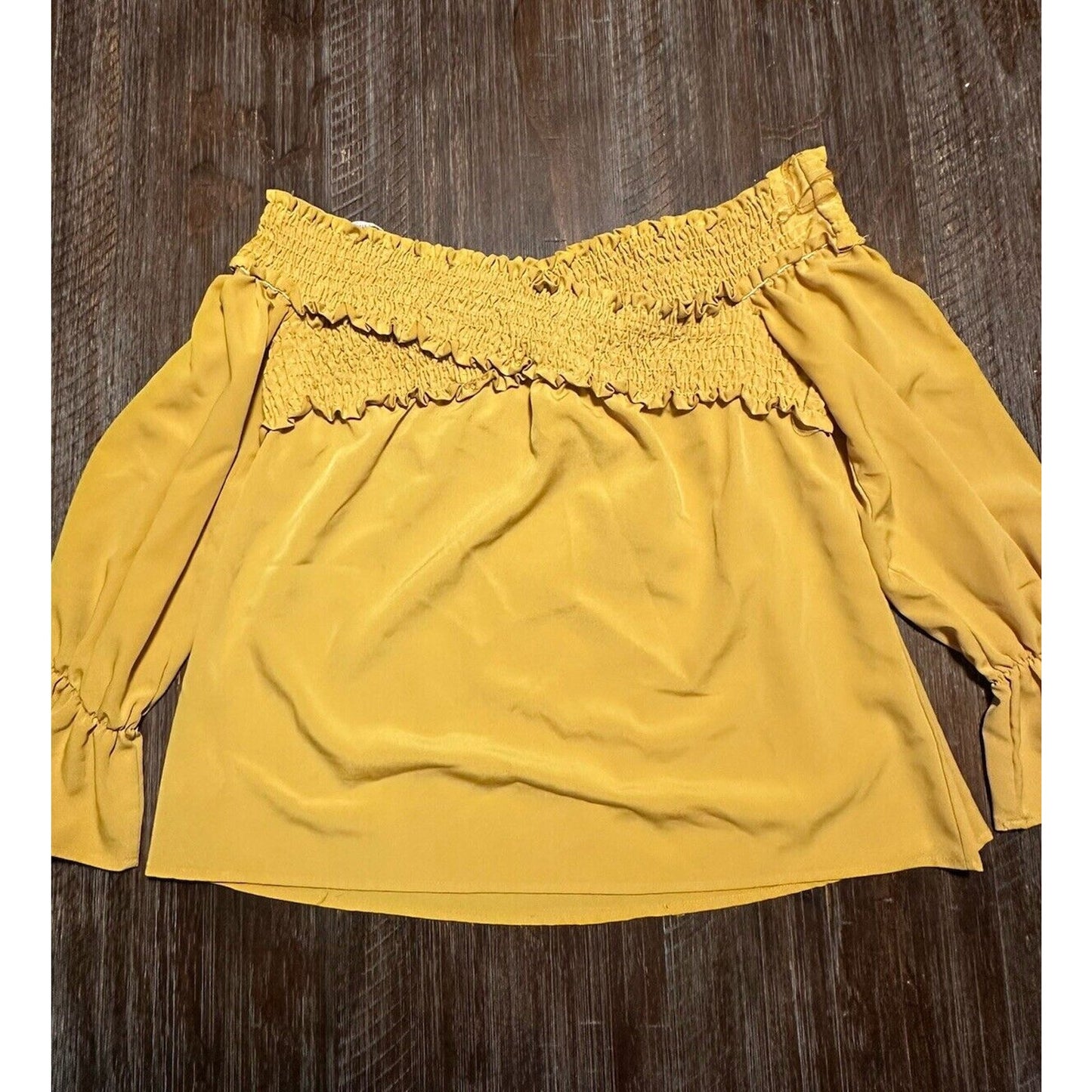 Women’s Off The Shoulder Blouse Size Medium
